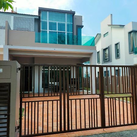 Casuarina Sea Breeze Desaru Apartment Exterior photo